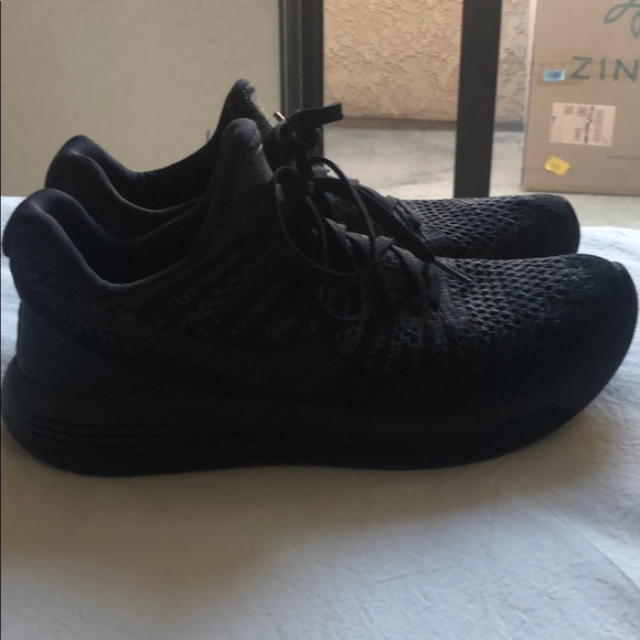 Nike Lunar Epic Running Shoes - Picture 1 of 6